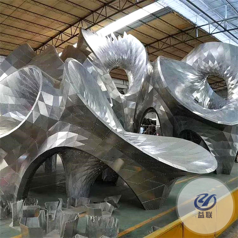大型不锈钢雕塑定制户外园林蒲公英羽毛流水船镂空球景观创意摆件